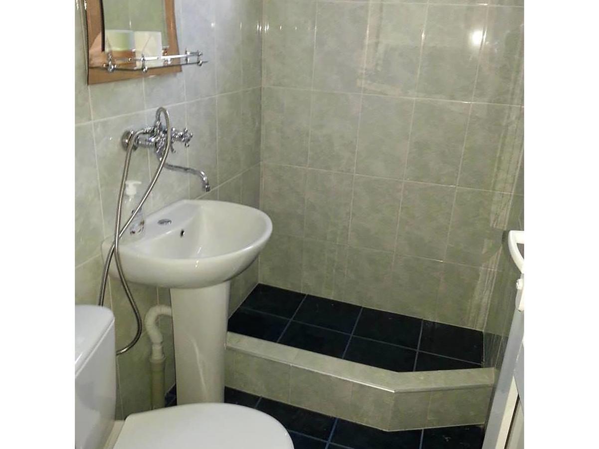 Hotel Nini Kazbegi Bagian luar foto