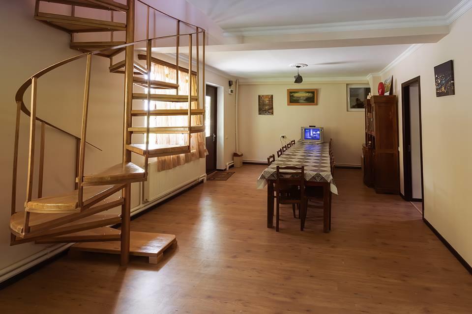Hotel Nini Kazbegi Bagian luar foto